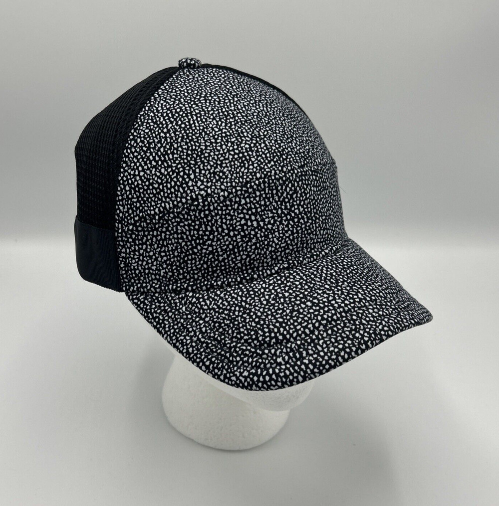 Lululemon Fitness Hat Cap Unisex Adult Strapback Black Workout Activewear Golf